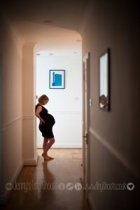 Maternity pictures at home
